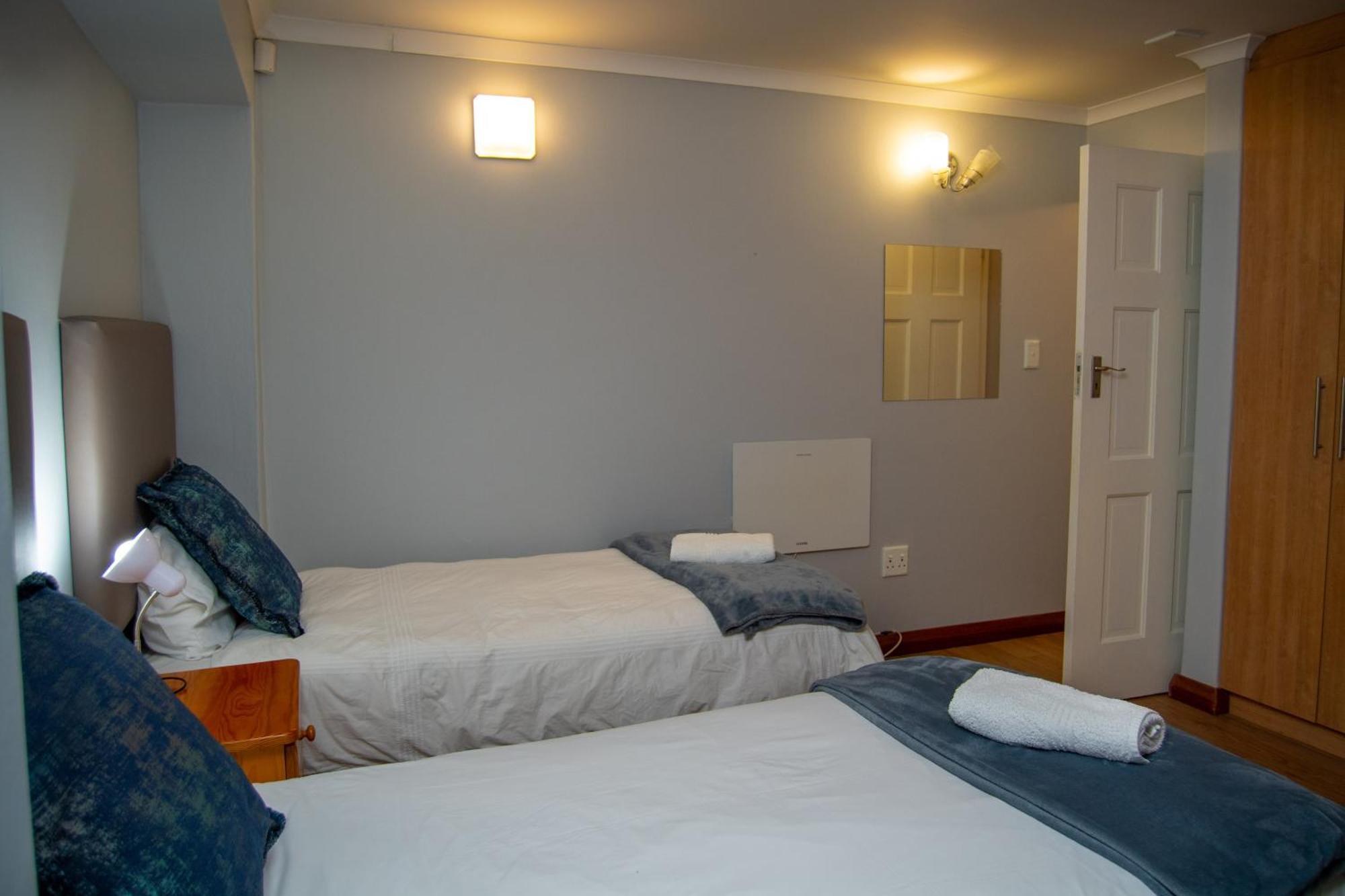 Great White Accommodation Kleinbaai Экстерьер фото