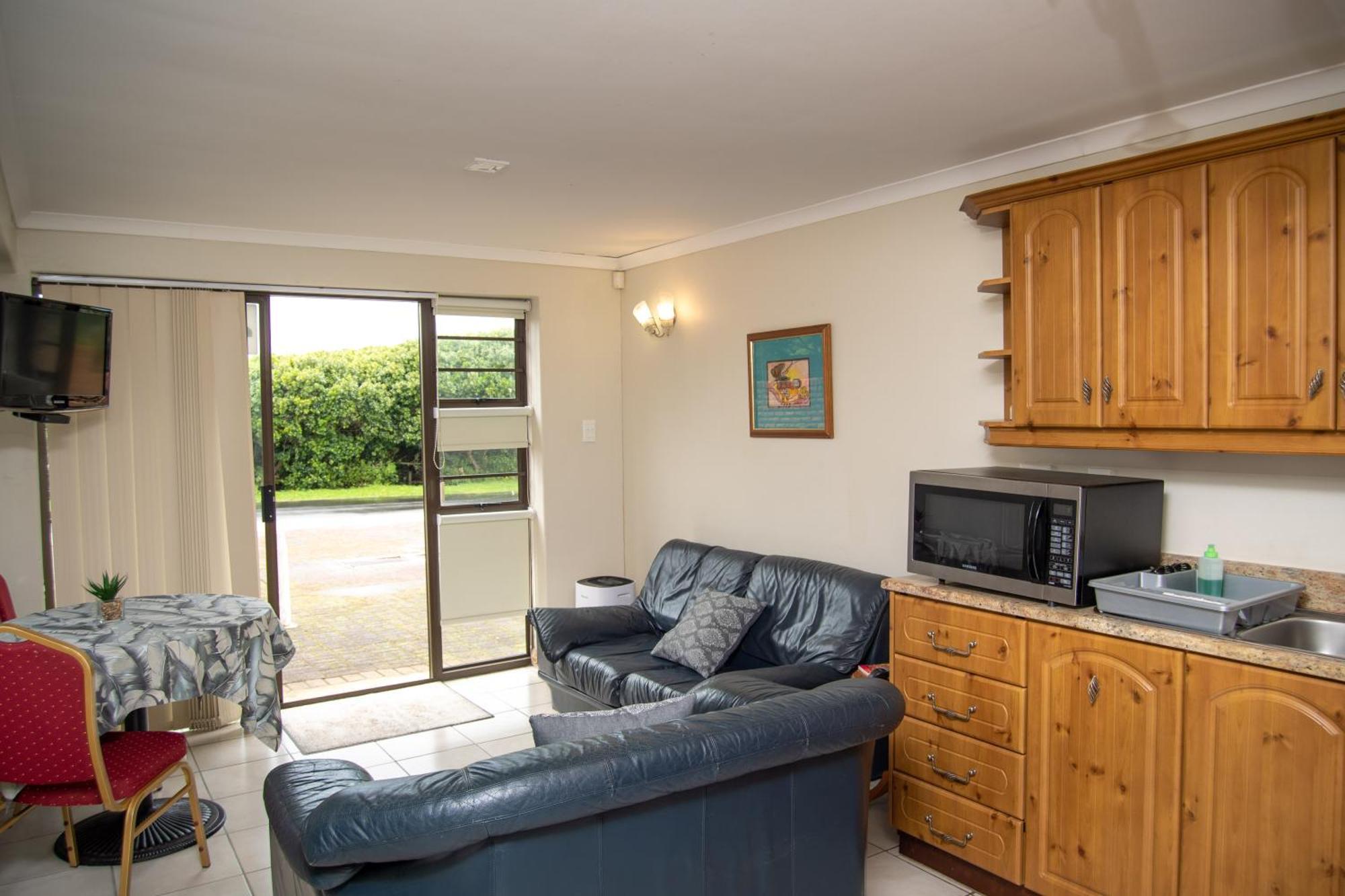 Great White Accommodation Kleinbaai Экстерьер фото