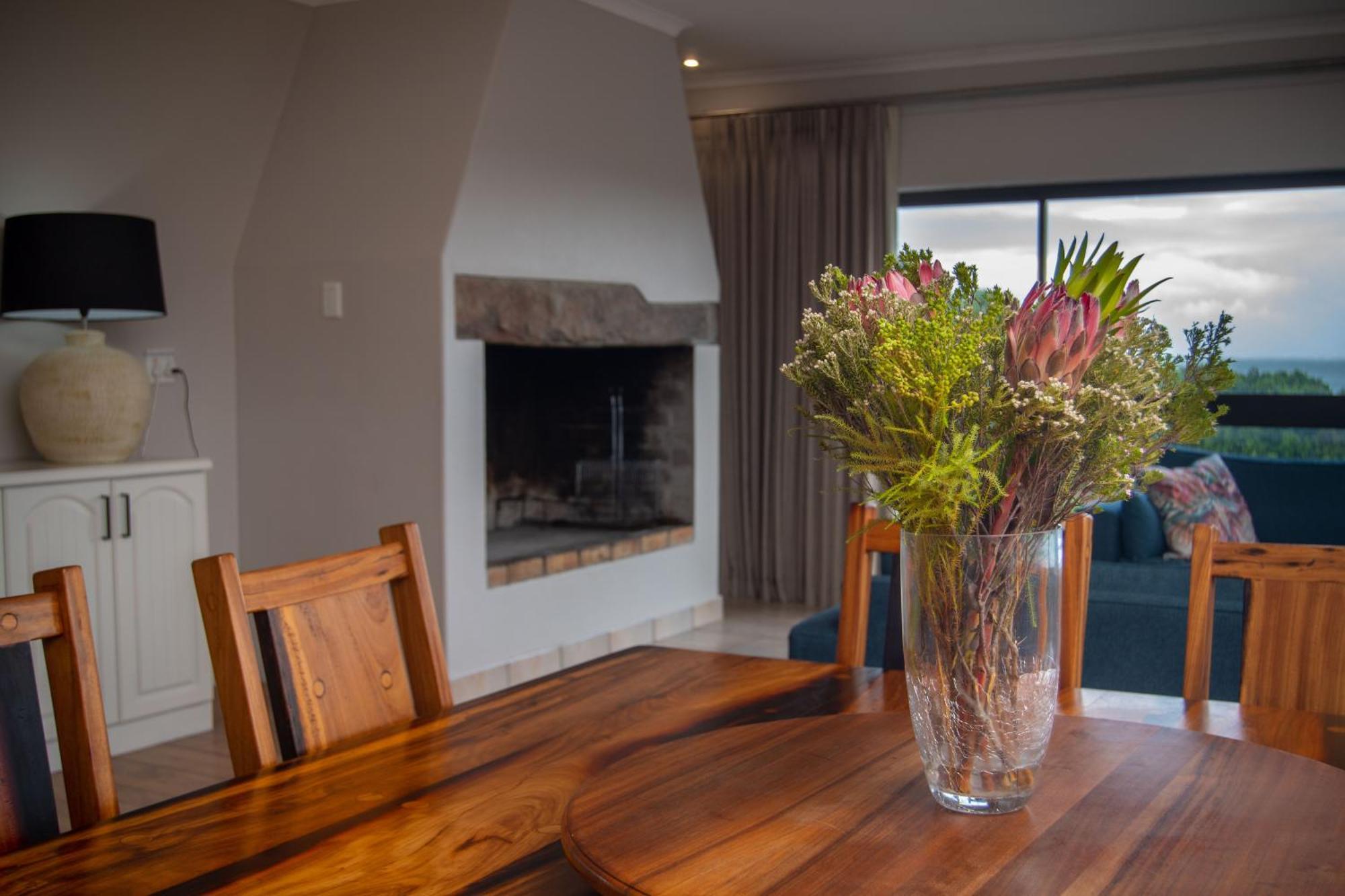 Great White Accommodation Kleinbaai Экстерьер фото