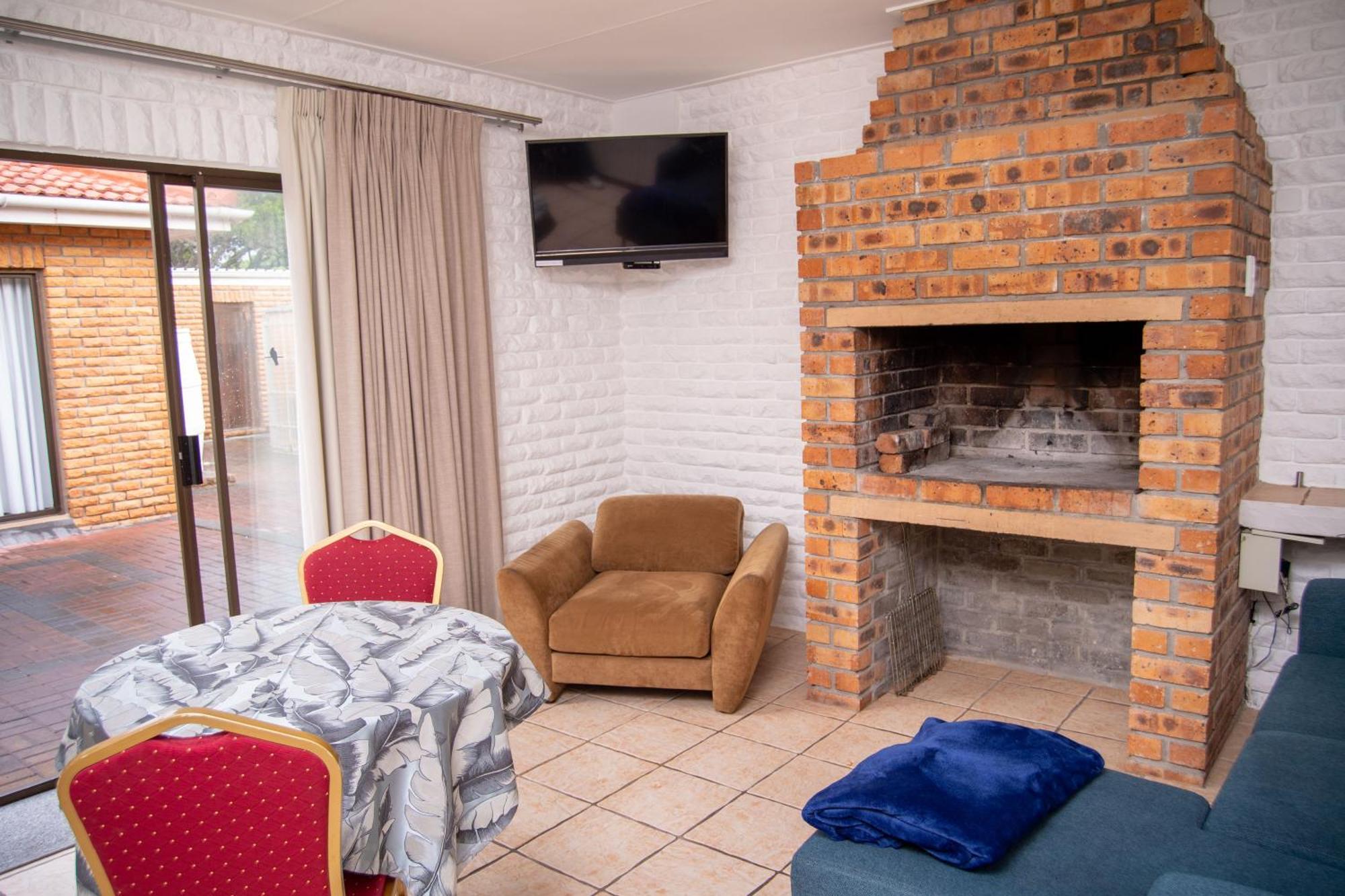 Great White Accommodation Kleinbaai Экстерьер фото