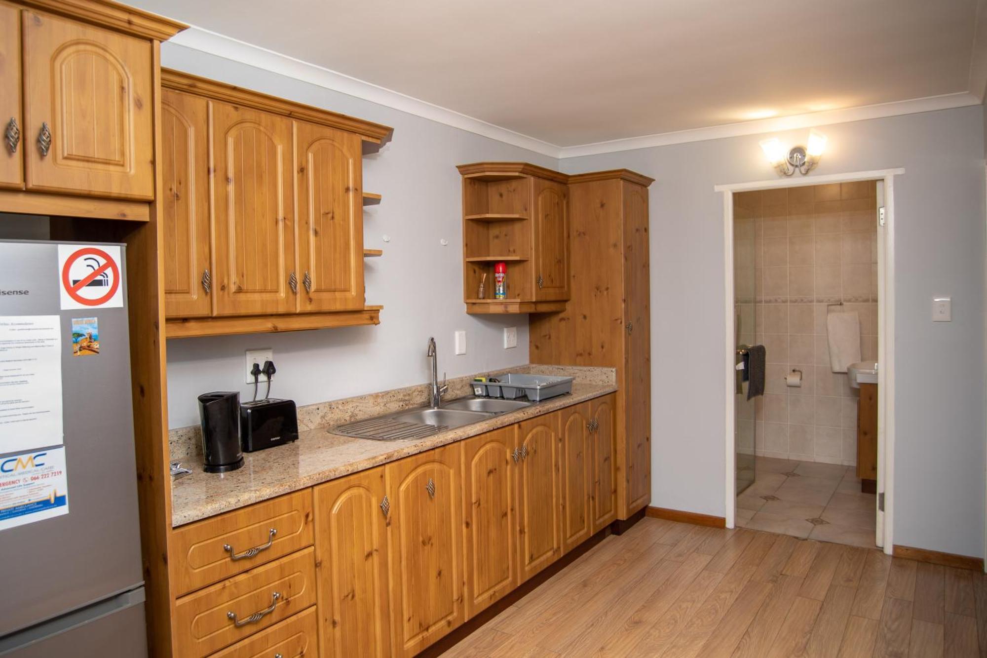 Great White Accommodation Kleinbaai Экстерьер фото