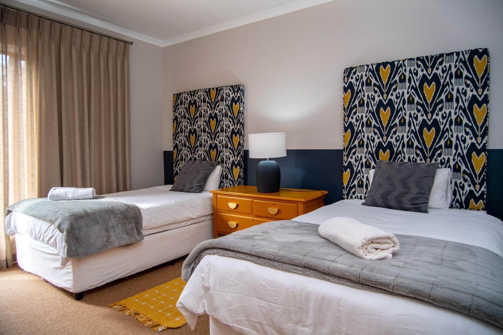 Great White Accommodation Kleinbaai Экстерьер фото